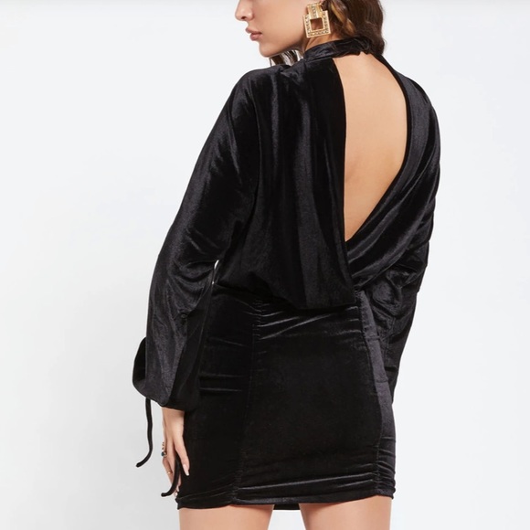 Jolene Velvet Dress 🤩 NWT - Picture 4 of 8